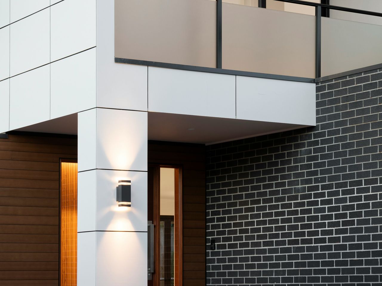 r-architecture-KqMaA8gDfl0-unsplash